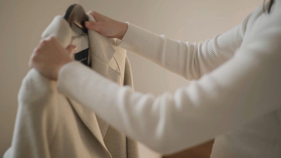 quiet luxury outfit ideas cover with elevated basics in a neutral palette